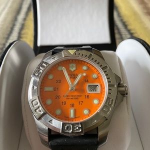 Swiss Army Victorinox men’s diver watch
